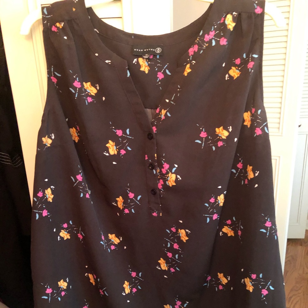 Floral print blouse
